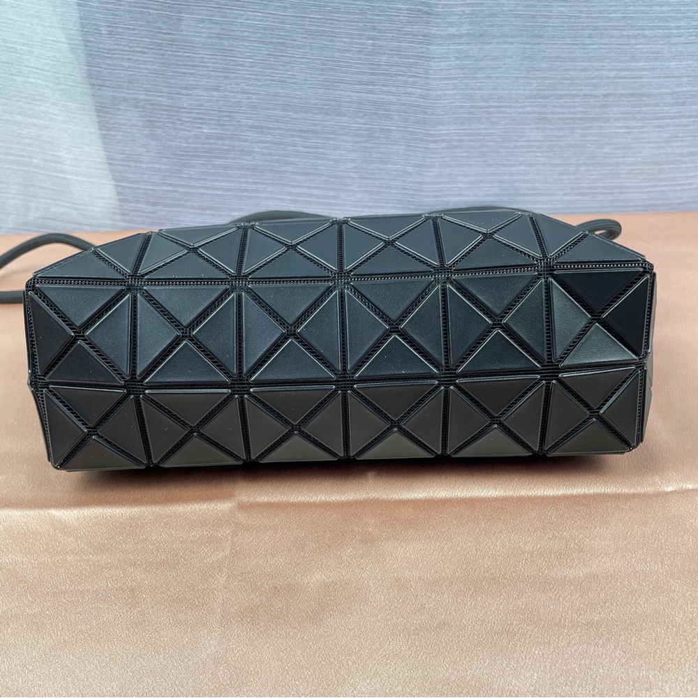New Issey Miyake Black Knotted Tofu Bag - Picture 5 of 10